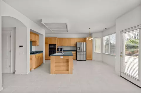 Kitchen - 4025 Beyer Park Dr, Modesto, CA 95357 photo 3 of 5