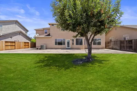 Exterior - 4025 Beyer Park Dr, Modesto, CA 95357 photo 10 of 13
