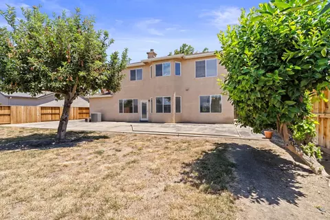 Exterior - 4025 Beyer Park Dr, Modesto, CA 95357 photo 9 of 13