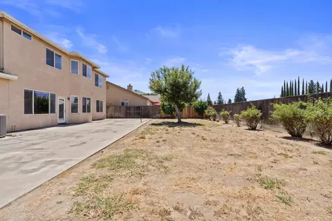 Exterior - 4025 Beyer Park Dr, Modesto, CA 95357 photo 11 of 13