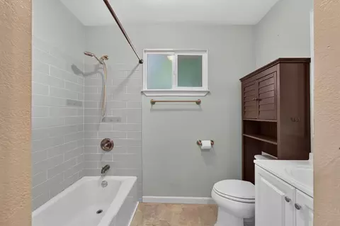Bath - 9882 La Porte Rd, Challenge, CA 95925 photo 1 of 2