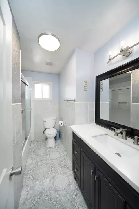 Bath - 4583 E Harvest Rd, Acampo, CA 95220 photo 2 of 2