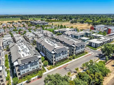 View/Area - 1661 Spring St #421, Davis, CA 95616 photo 12 of 18