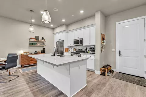 Kitchen - 1661 Spring St #421, Davis, CA 95616 photo 2 of 5