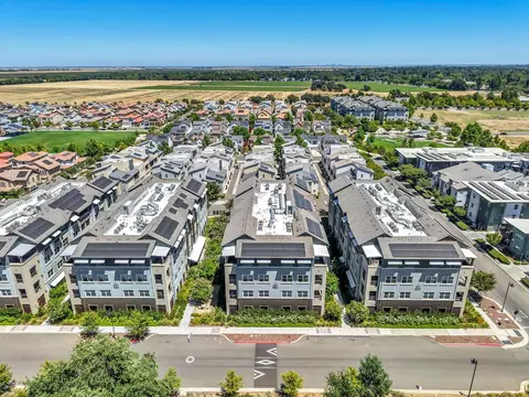 View/Area - 1661 Spring St #421, Davis, CA 95616 photo 13 of 18
