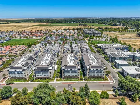 View/Area - 1661 Spring St #421, Davis, CA 95616 photo 9 of 18