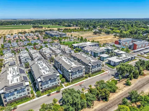 View/Area - 1661 Spring St #421, Davis, CA 95616 photo 11 of 18