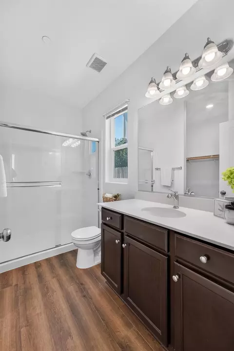 Bath - 4083 Mcalister Ct, Olivehurst, CA 95961 photo 2 of 5