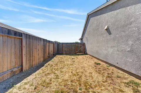 Exterior - 4083 Mcalister Ct, Olivehurst, CA 95961 photo 4 of 5