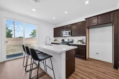 Kitchen - 4083 Mcalister Ct, Olivehurst, CA 95961 photo 2 of 5