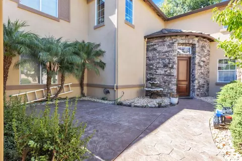 Exterior - 6009 Roswitha Ct, Carmichael, CA 95608 photo 4 of 9
