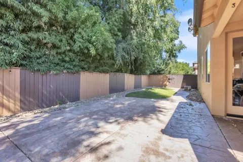 Exterior - 6009 Roswitha Ct, Carmichael, CA 95608 photo 6 of 9