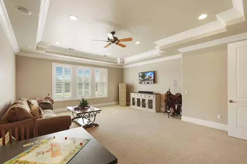 Living - 12967 N Garnero Rd, Lodi, CA 95240 photo 6 of 10