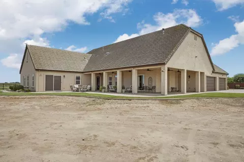 Exterior - 12967 N Garnero Rd, Lodi, CA 95240 photo 13 of 27