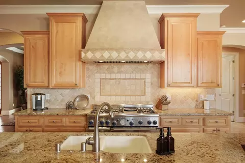 Kitchen - 12967 N Garnero Rd, Lodi, CA 95240 photo 6 of 10