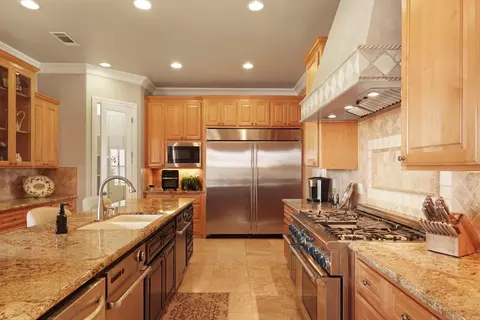 Kitchen - 12967 N Garnero Rd, Lodi, CA 95240 photo 3 of 10