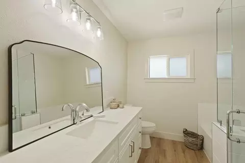 Bath - 12967 N Garnero Rd, Lodi, CA 95240 photo 5 of 7