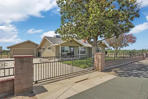 Exterior - 12967 N Garnero Rd, Lodi, CA 95240 photo 19 of 27
