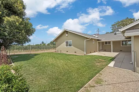 Exterior - 12967 N Garnero Rd, Lodi, CA 95240 photo 24 of 27