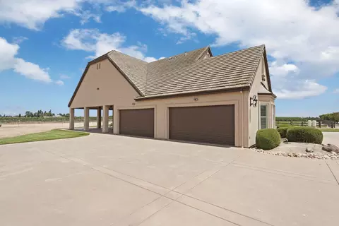 Exterior - 12967 N Garnero Rd, Lodi, CA 95240 photo 8 of 27