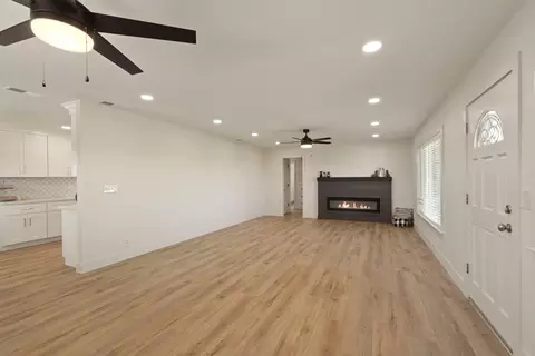 Living - 12967 N Garnero Rd, Lodi, CA 95240 photo 9 of 10