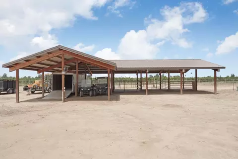 Exterior - 12967 N Garnero Rd, Lodi, CA 95240 photo 14 of 27