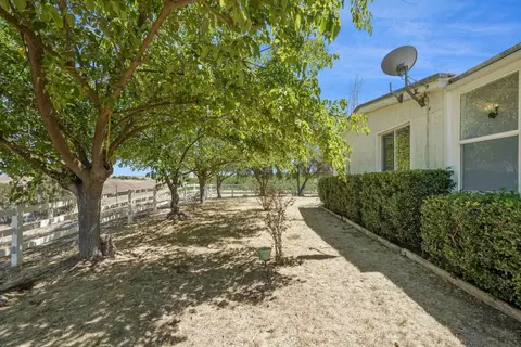 Exterior - 8251 N Waverly Rd, Linden, CA 95236 photo 18 of 26