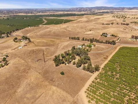 View/Area - 8251 N Waverly Rd, Linden, CA 95236 photo 9 of 23