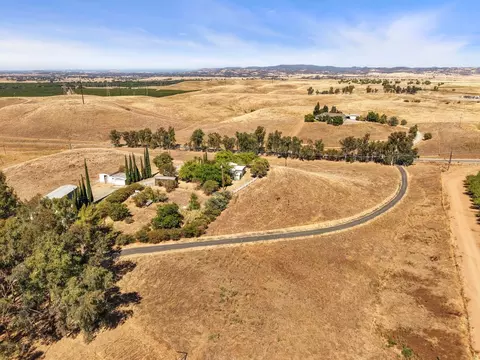 View/Area - 8251 N Waverly Rd, Linden, CA 95236 photo 22 of 23