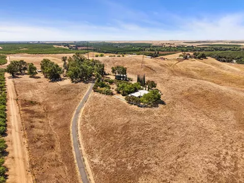 View/Area - 8251 N Waverly Rd, Linden, CA 95236 photo 13 of 23
