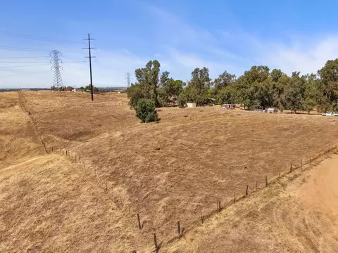 View/Area - 8251 N Waverly Rd, Linden, CA 95236 photo 21 of 23