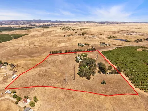 View/Area - 8251 N Waverly Rd, Linden, CA 95236 photo 8 of 23