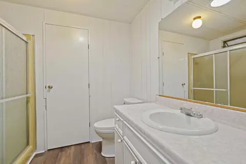Bath - 8251 N Waverly Rd, Linden, CA 95236 photo 4 of 4