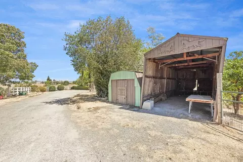 Exterior - 8251 N Waverly Rd, Linden, CA 95236 photo 22 of 26