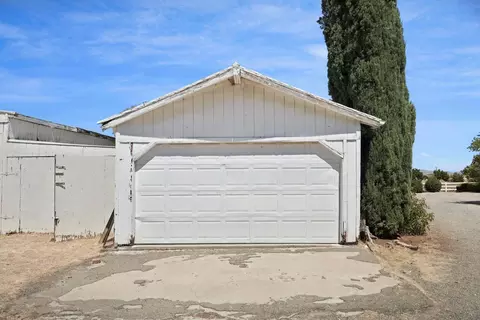 Exterior - 8251 N Waverly Rd, Linden, CA 95236 photo 23 of 26