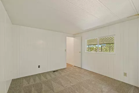 Bedroom - 8251 N Waverly Rd, Linden, CA 95236 photo 2 of 3