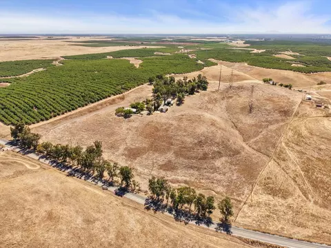 View/Area - 8251 N Waverly Rd, Linden, CA 95236 photo 4 of 23