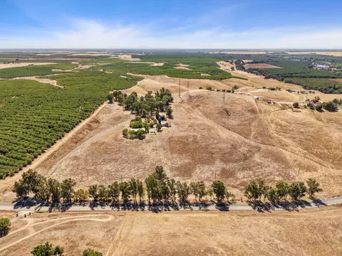 View/Area - 8251 N Waverly Rd, Linden, CA 95236 photo 2 of 23