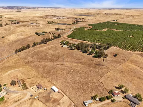 View/Area - 8251 N Waverly Rd, Linden, CA 95236 photo 5 of 23
