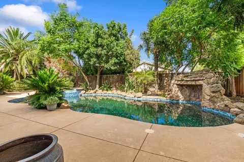 Exterior - 984 Mcveigh Way, Ripon, CA 95366 photo 3 of 7