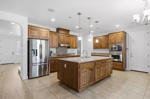 Kitchen - 984 Mcveigh Way, Ripon, CA 95366 photo 1 of 4