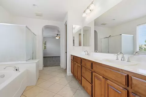 Entry Way - 984 Mcveigh Way, Ripon, CA 95366 photo 5 of 5