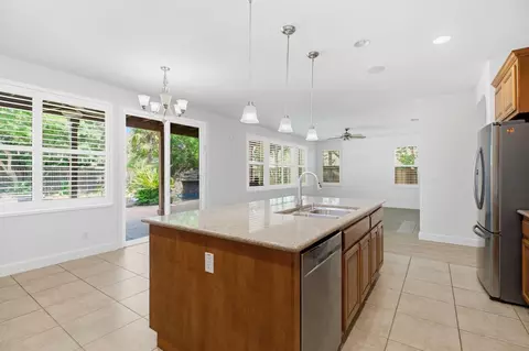 Kitchen - 984 Mcveigh Way, Ripon, CA 95366 photo 3 of 4