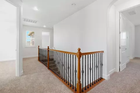 Entry Way - 984 Mcveigh Way, Ripon, CA 95366 photo 4 of 5