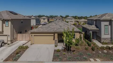 1317 River Run Cir, Ione, CA 95640