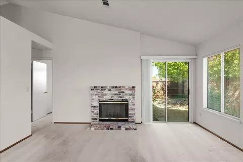 Living - 2005 Eagle Pl, Lodi, CA 95240 photo 9 of 10