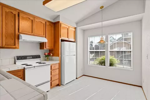 Kitchen - 2005 Eagle Pl, Lodi, CA 95240 photo 2 of 5