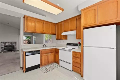 Kitchen - 2005 Eagle Pl, Lodi, CA 95240 photo 3 of 5