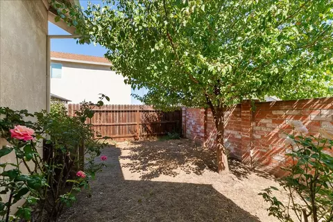 Exterior - 2005 Eagle Pl, Lodi, CA 95240 photo 5 of 9