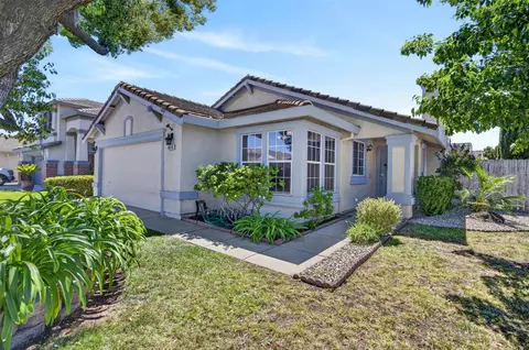 8410 Patmon Dr, Elk Grove, CA 95624